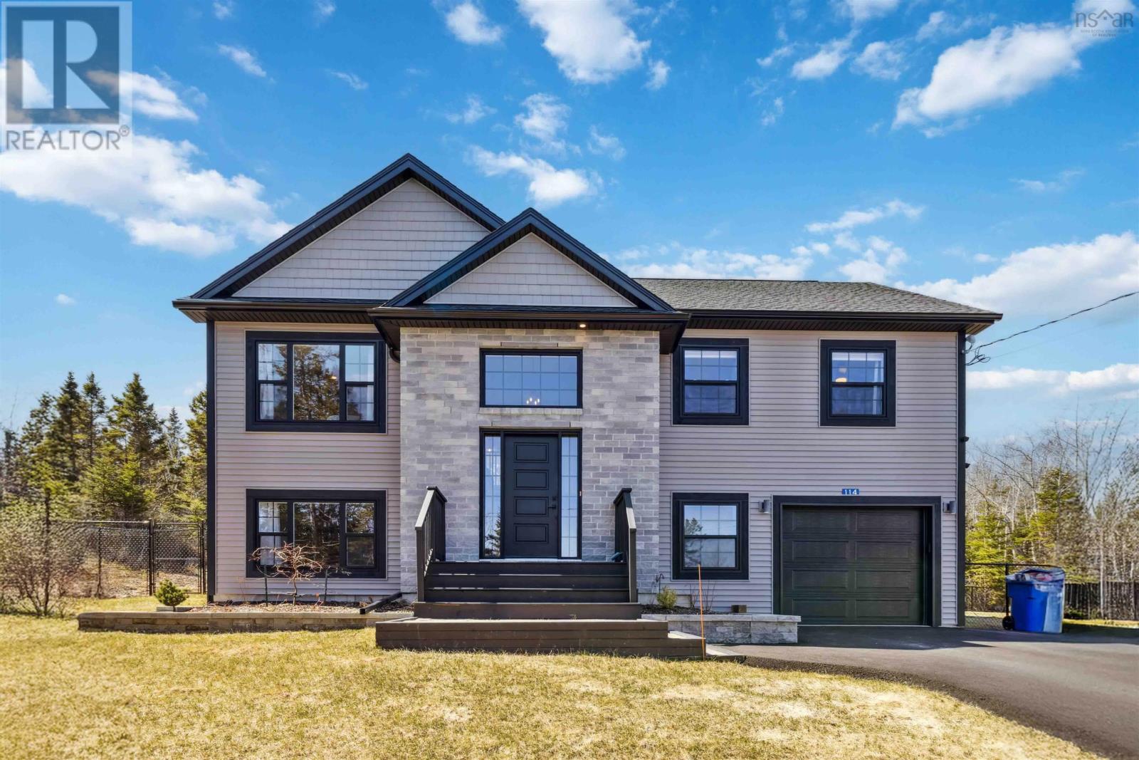 Property at 114 Oakwood Drive image 3
