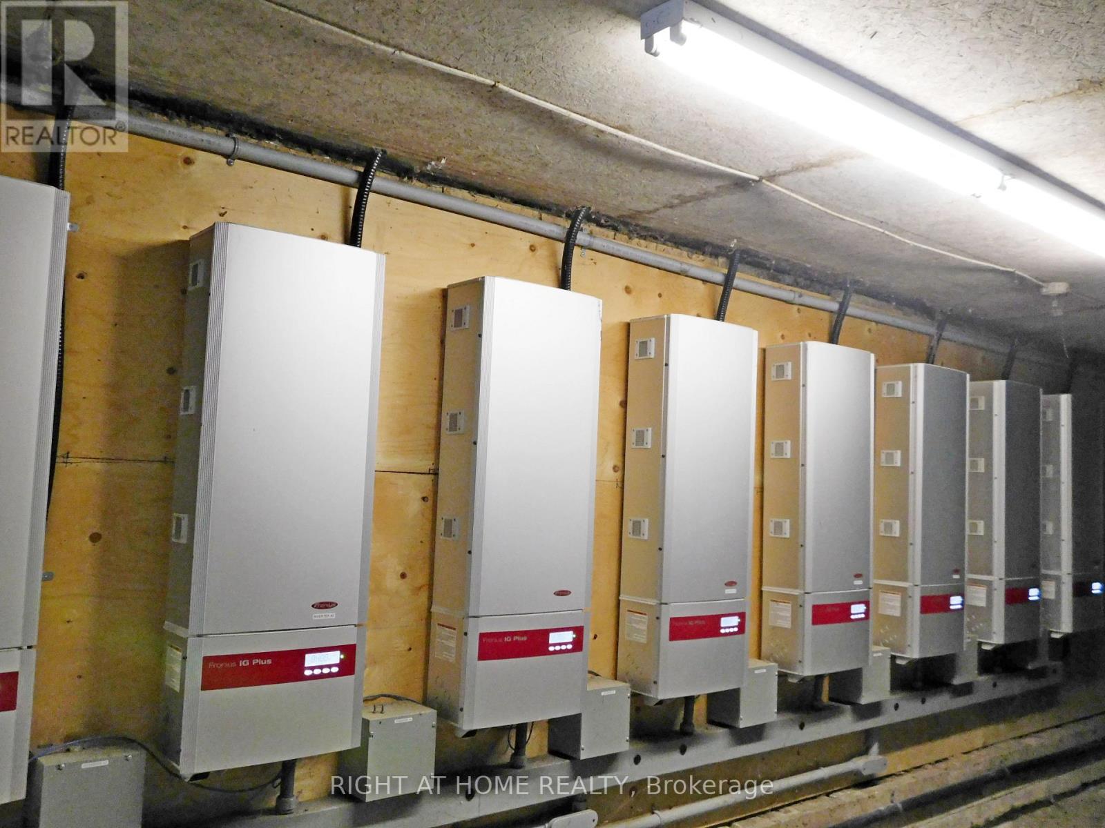 96 Second Road E, Hamilton, Ontario  L8J 3J2 - Photo 37 - X12106971