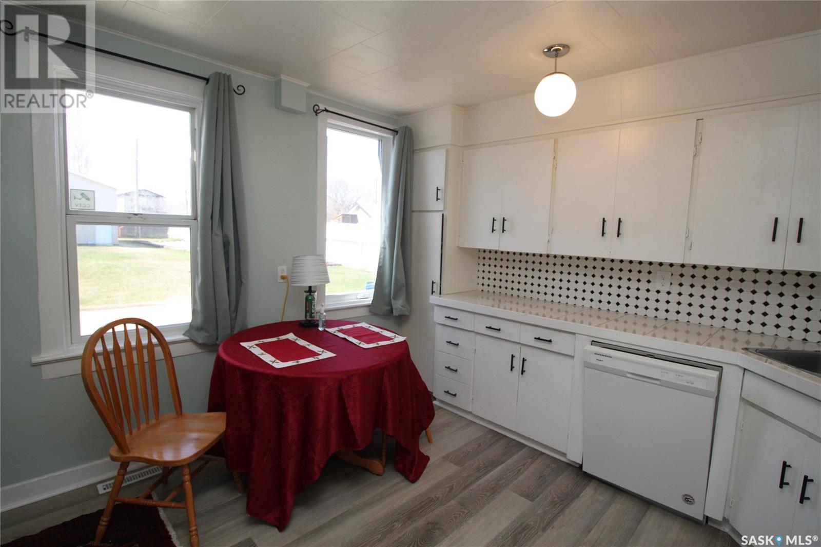 Property at 227 M AVENUE N image 2