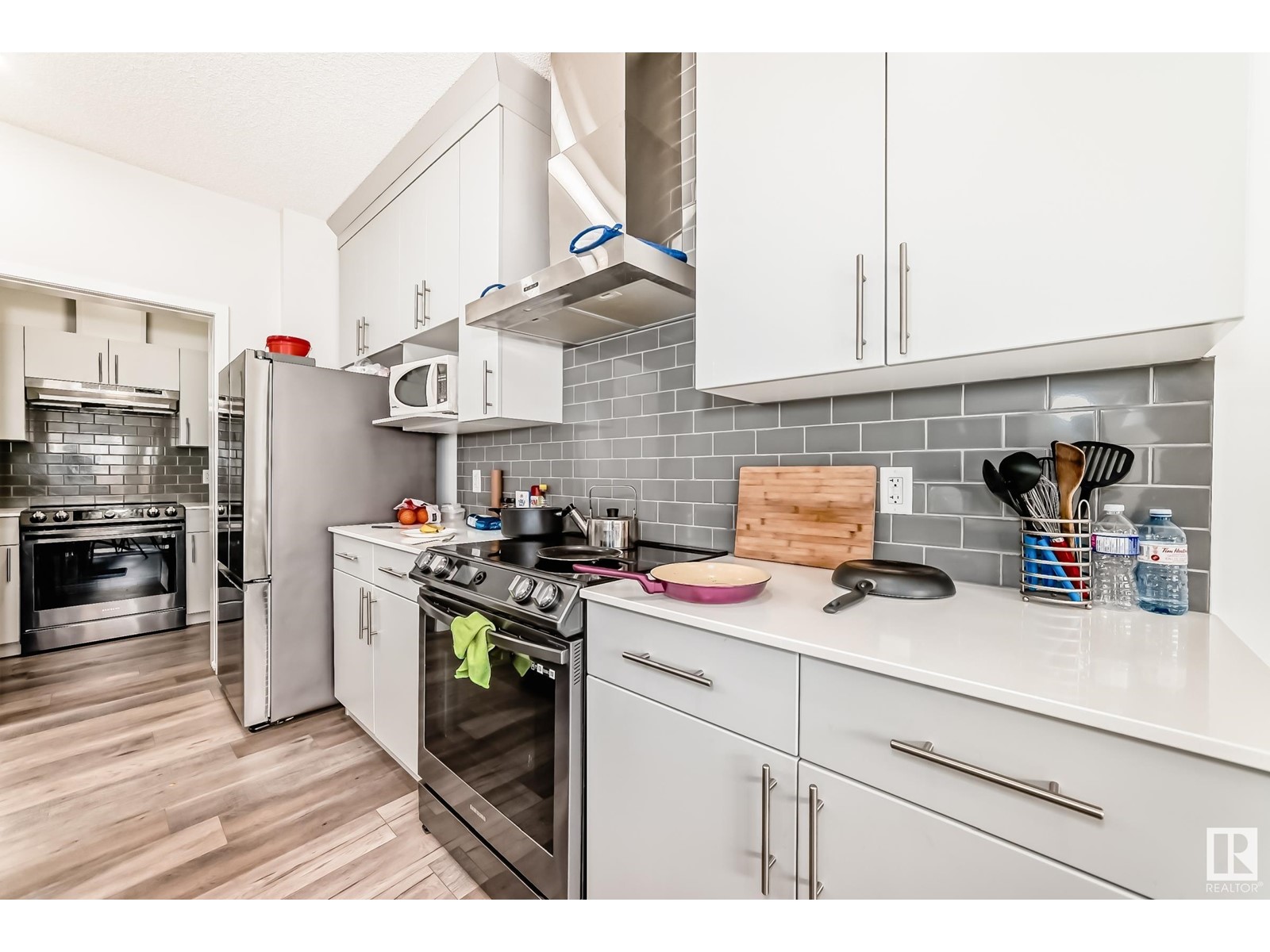 Property at 1619 16 ST NW image 4