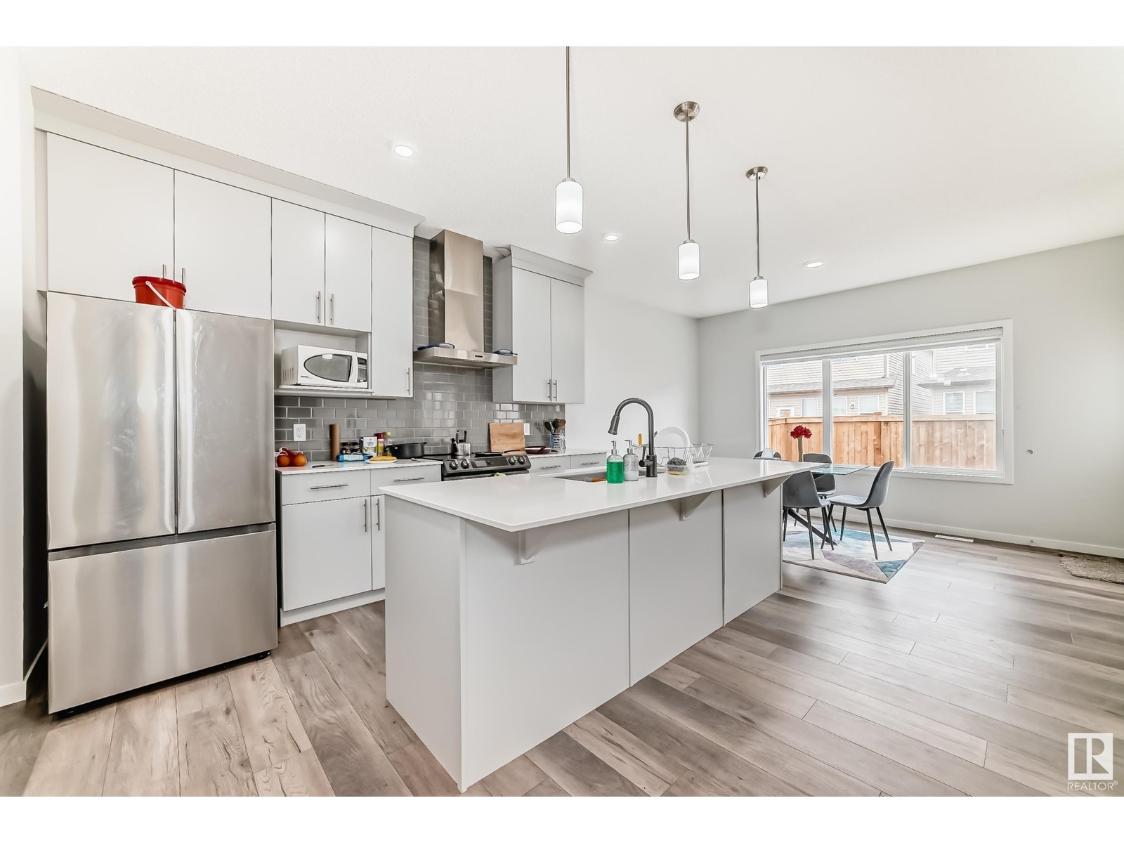 Property at 1619 16 ST NW image 1