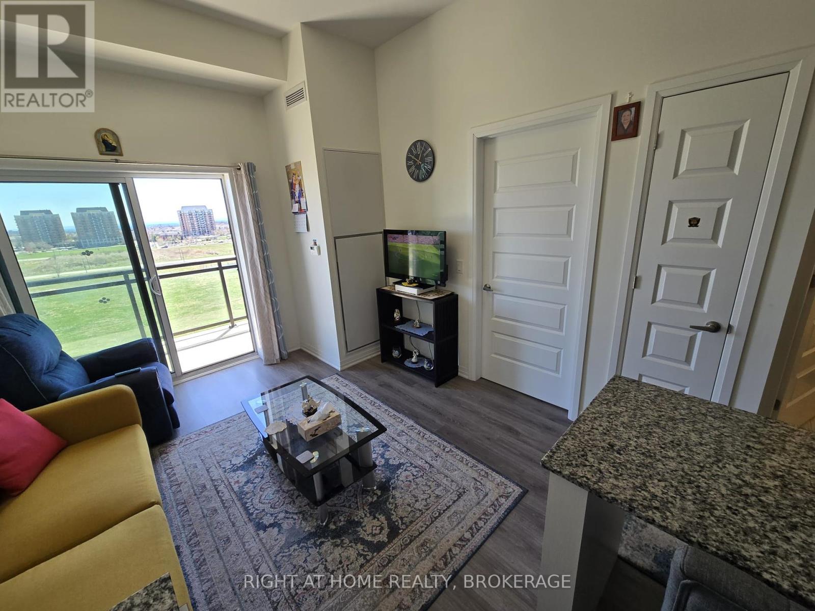 620 - 128 Grovewood Commons, Oakville (Go Glenorchy), Ontario  L6H 0X3 - Photo 5 - W12107064