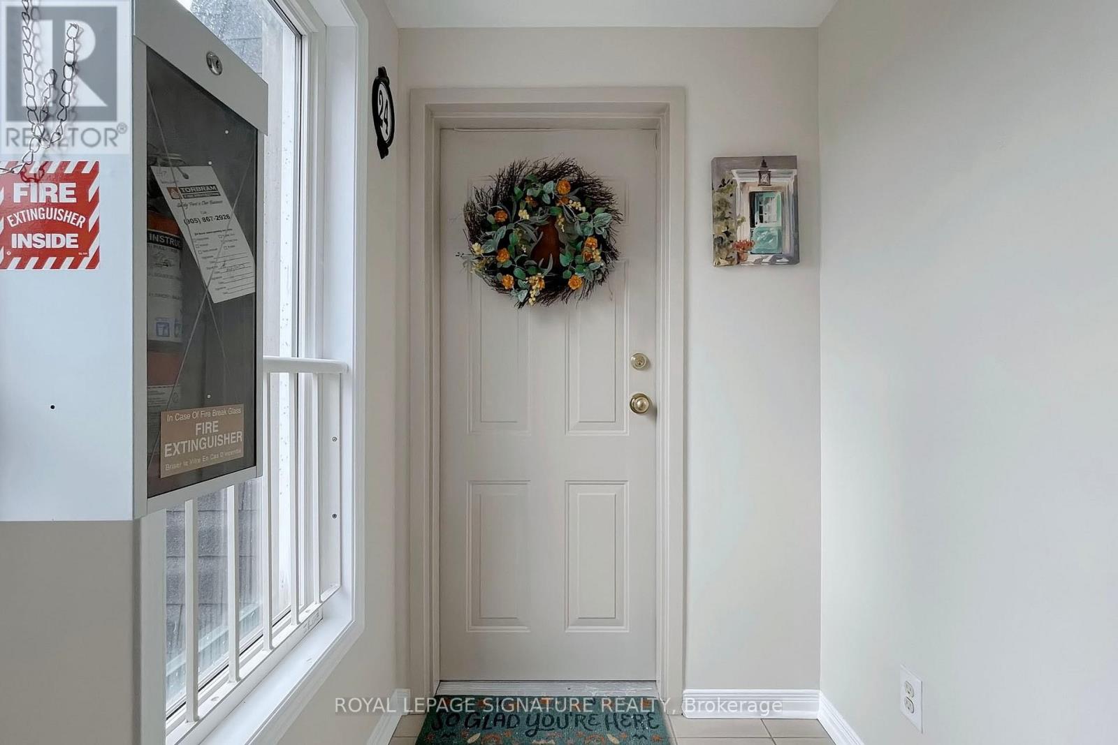 Property at 24 - 649D WARDEN AVENUE image 3