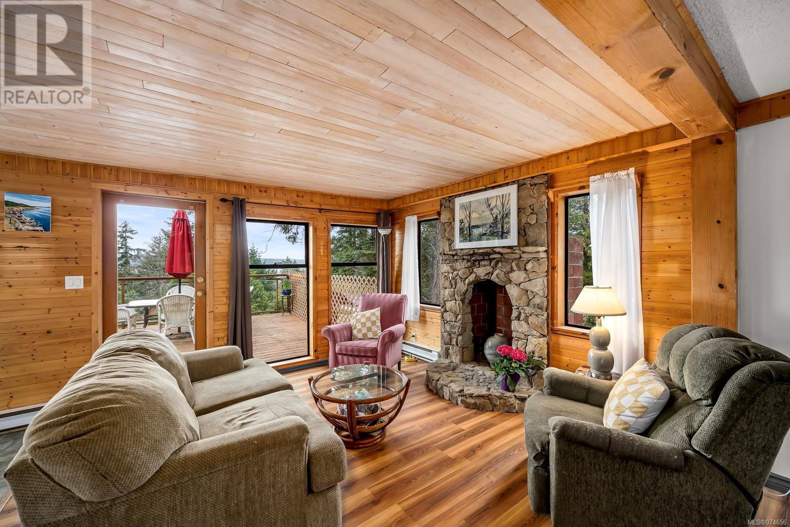Property at 915 Mount Rd image 2