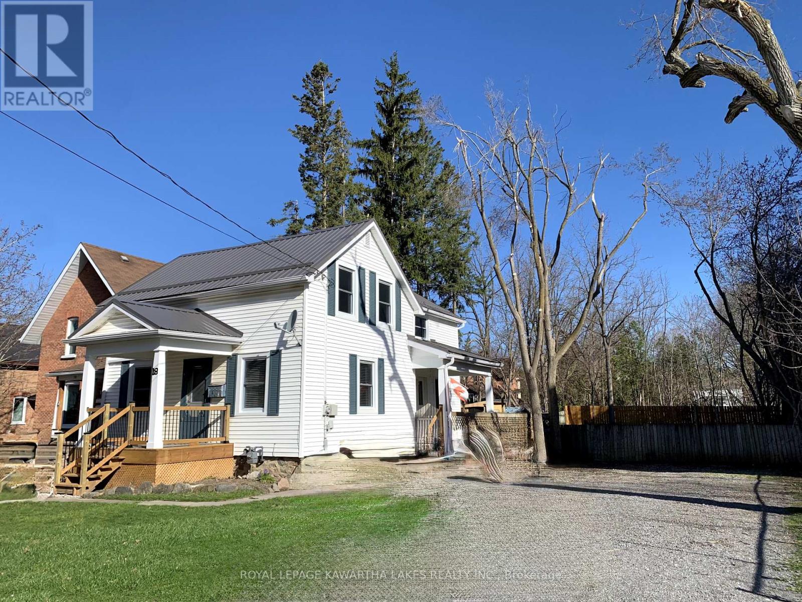 Property at 18 BOND STREET W image 1