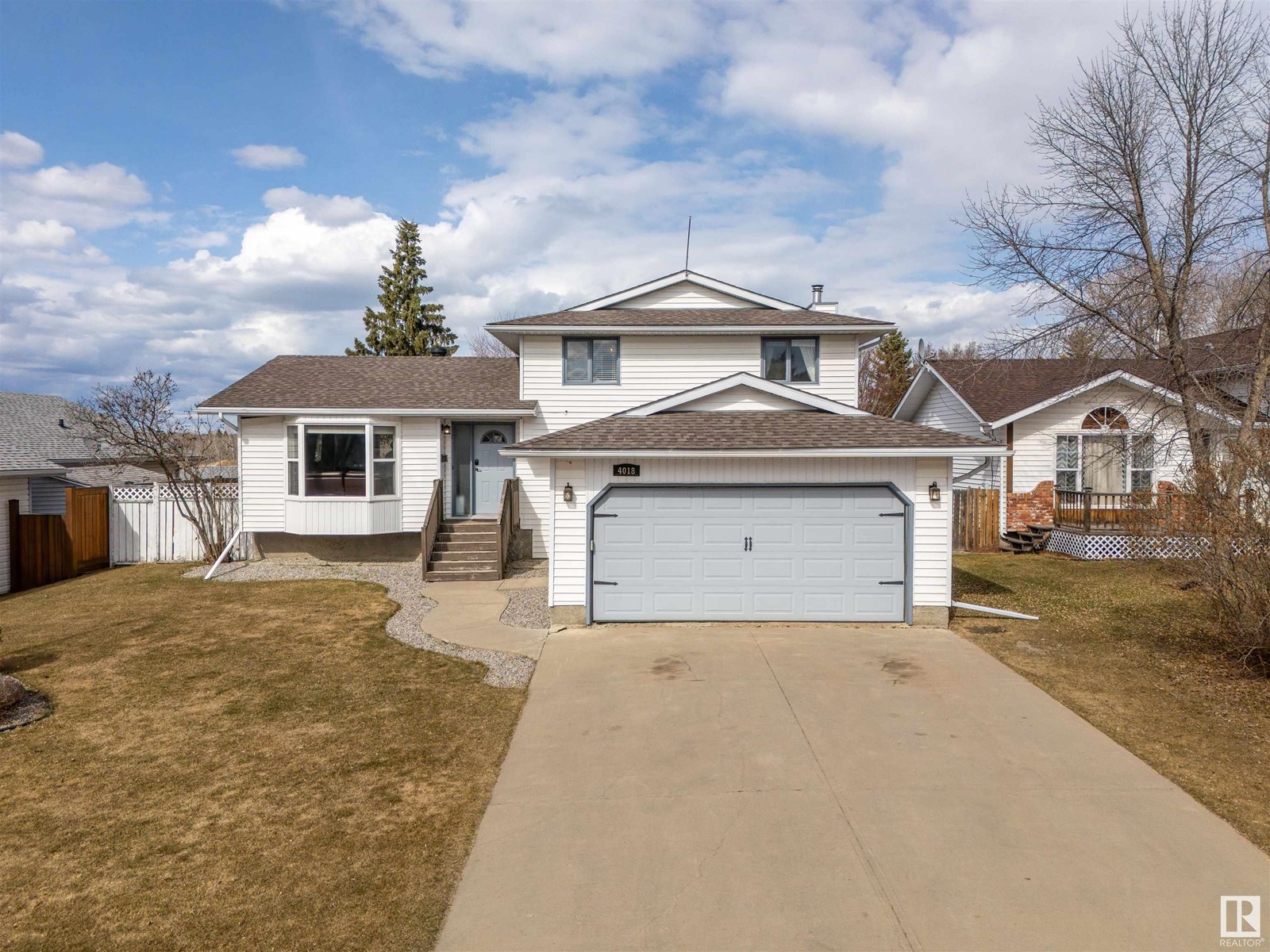 Property at 4018 53 AV image 2