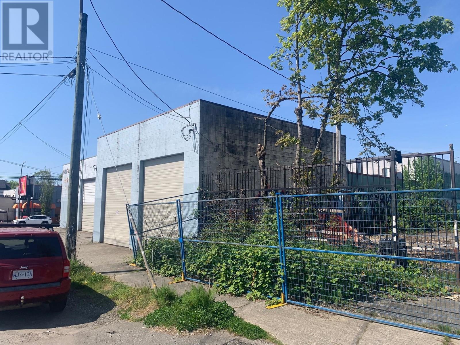 696 Clark Drive, Vancouver, British Columbia  V5L 3H8 - Photo 5 - C8068578