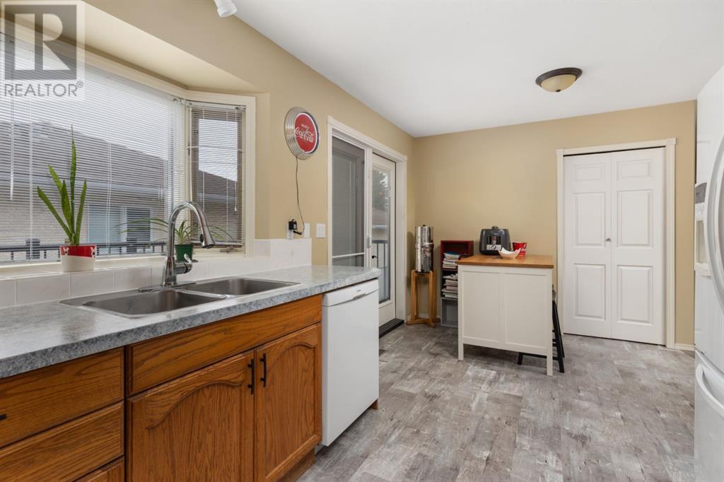 5307 64 Street, Camrose, Alberta  T4V 4H6 - Photo 11 - A2211737