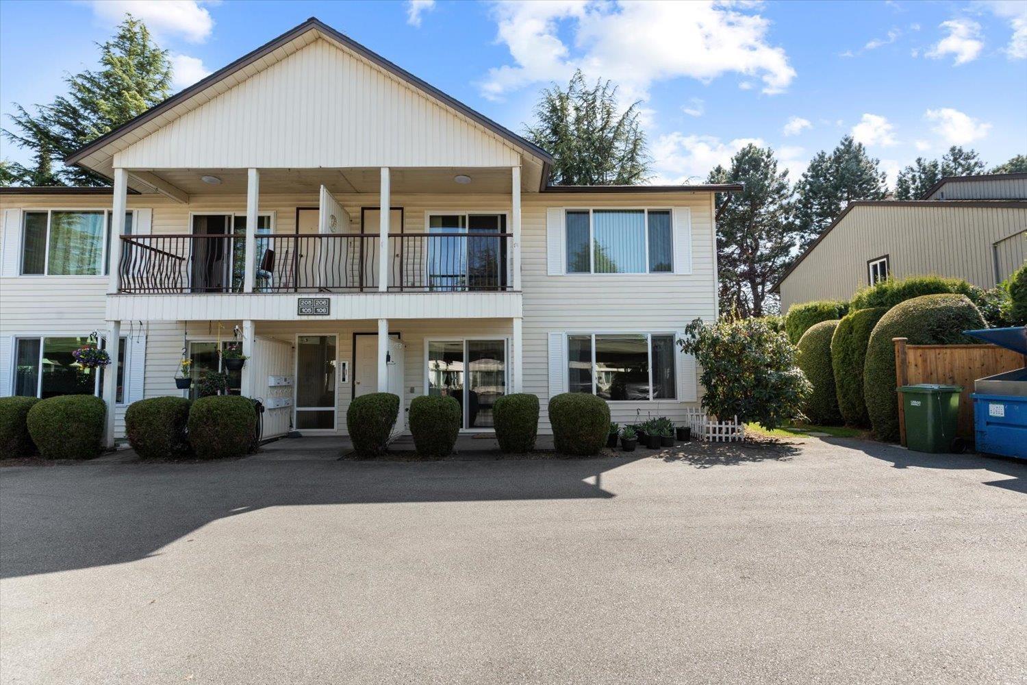 Property at 106 2853 W BOURQUIN CRESCENT image 1