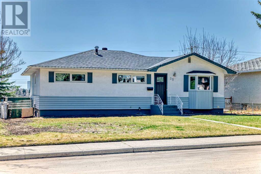 35 Collingwood Place Nw, Calgary, Alberta  T2L 0R1 - Photo 1 - A2215271