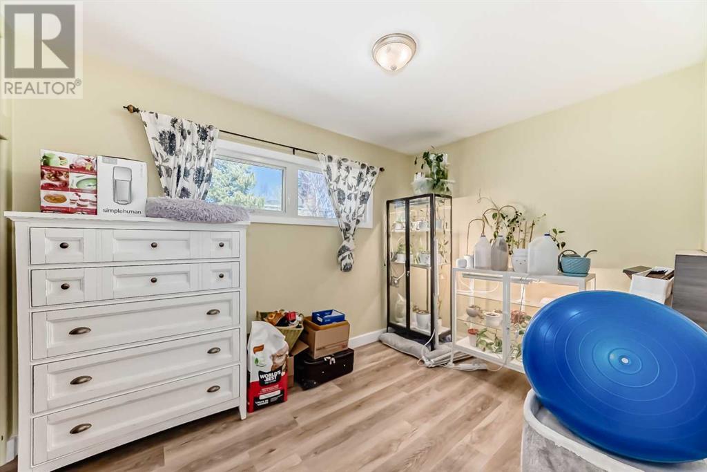 35 Collingwood Place Nw, Calgary, Alberta  T2L 0R1 - Photo 20 - A2215271