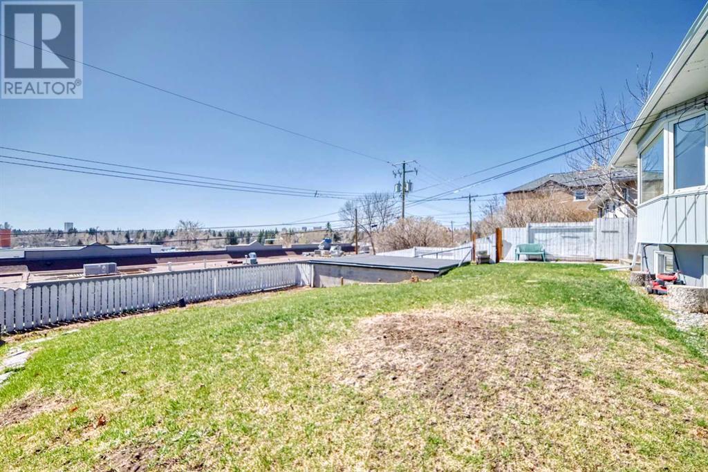 35 Collingwood Place Nw, Calgary, Alberta  T2L 0R1 - Photo 33 - A2215271