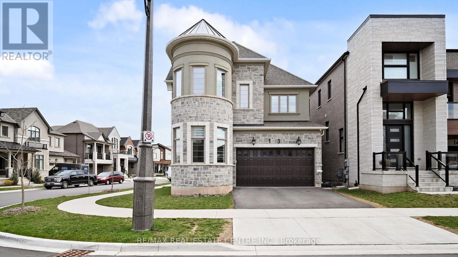1473 Varelas Passage, Oakville, Ontario  L6H 3S2 - Photo 4 - W12107082