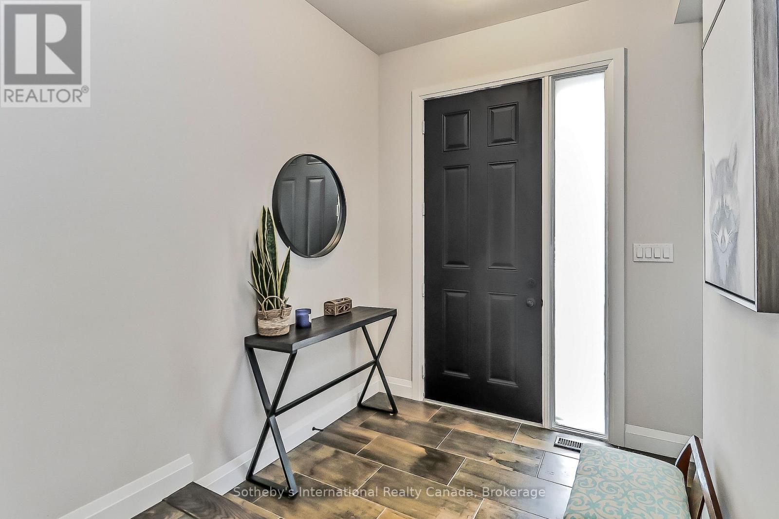 Property at 205 YELLOW BIRCH CRESCENT image 3