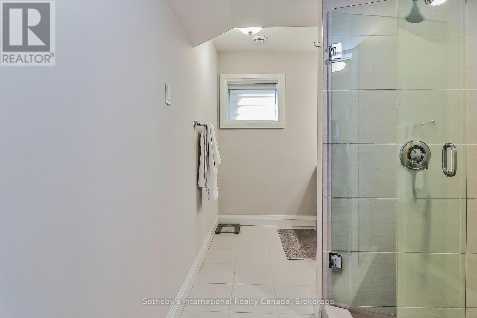 205 Yellow Birch Crescent, Blue Mountains, Ontario  L9Y 0Z3 - Photo 30 - X12106068