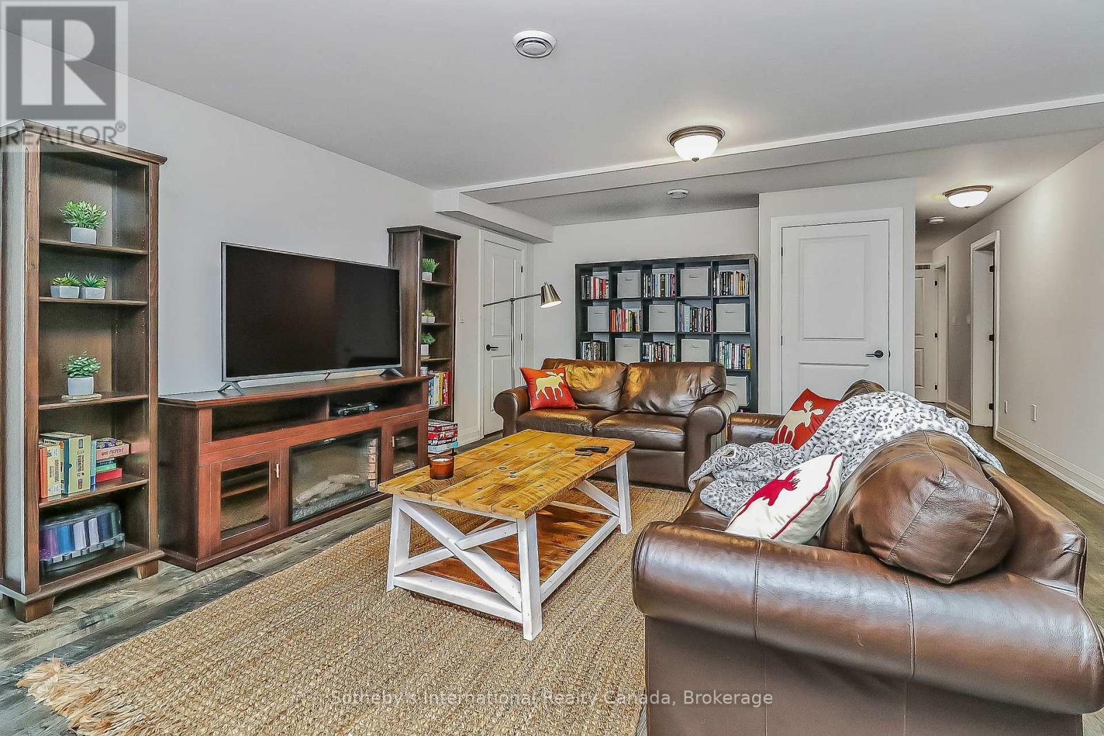 205 Yellow Birch Crescent, Blue Mountains, Ontario  L9Y 0Z3 - Photo 35 - X12106068