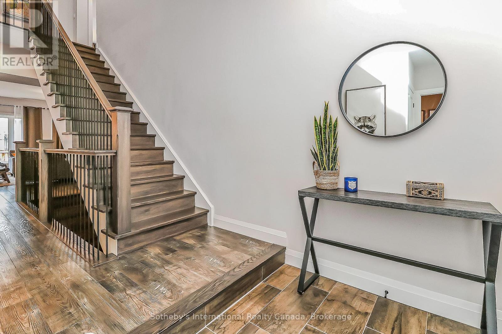 Property at 205 YELLOW BIRCH CRESCENT image 4