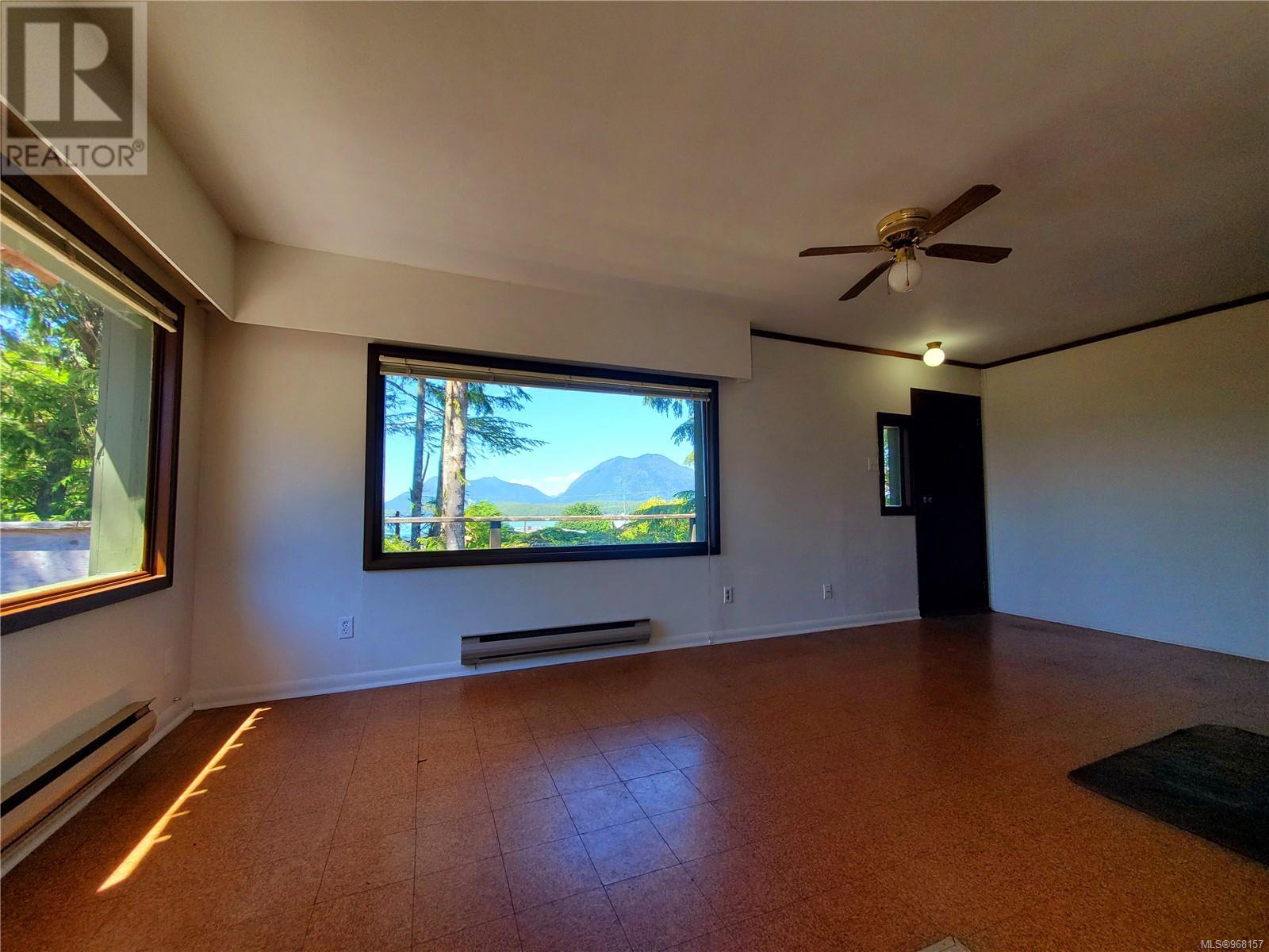 251 Campbell St, Tofino, British Columbia  V0R 2Z0 - Photo 2 - 968157