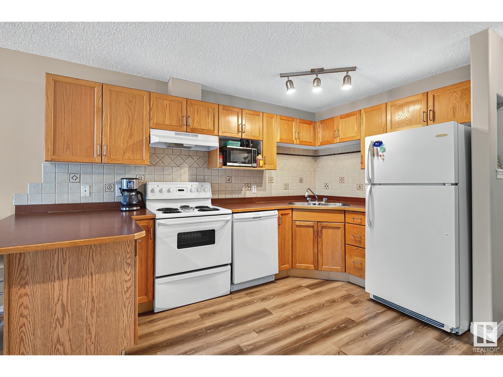 Property at #202 2305 35a AV NW image 5