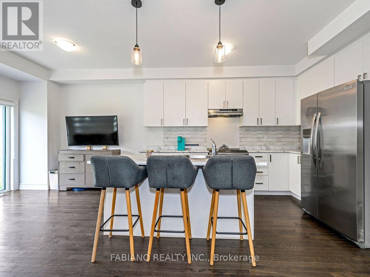 36 Autumn Drive, Wasaga Beach, Ontario  L9Z 0K7 - Photo 7 - S12107098