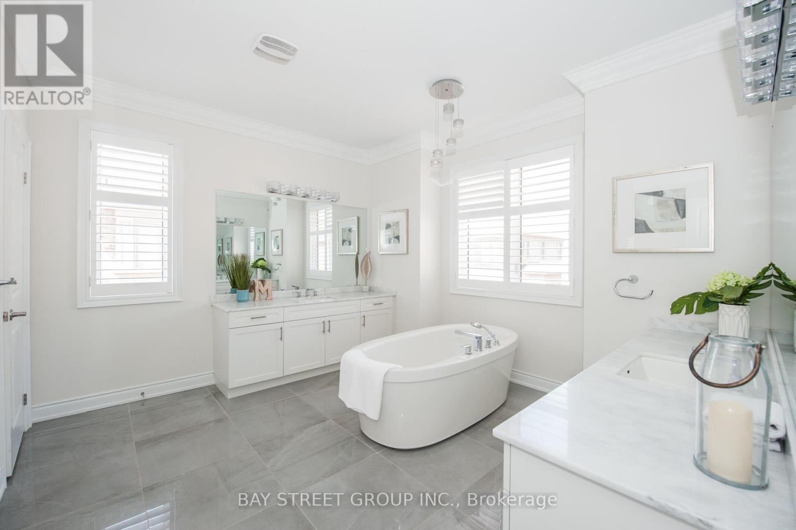 3187 Daniel Way, Oakville, Ontario  L6H 0V7 - Photo 25 - W12107111