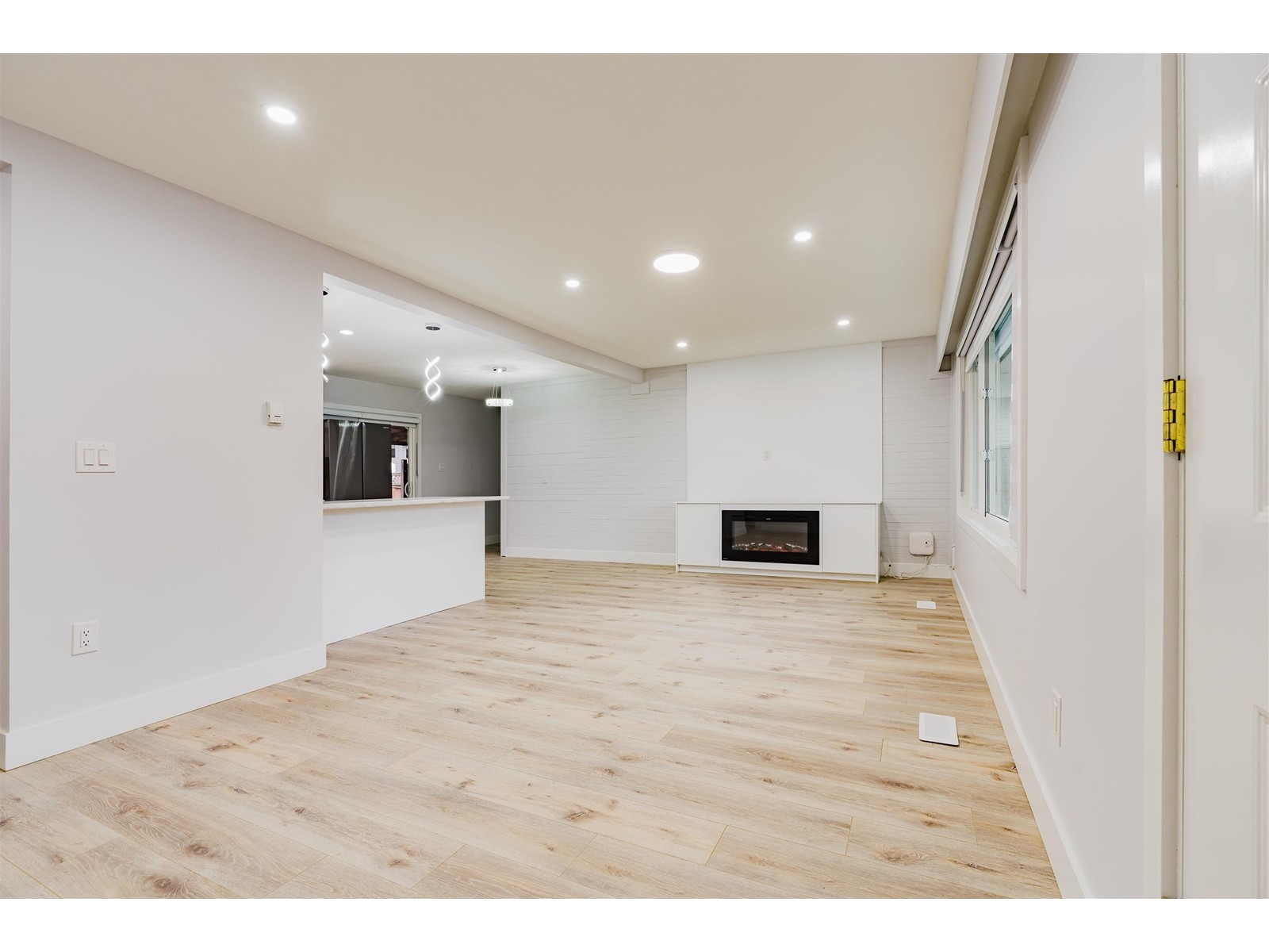 7045 142 Street, Surrey, British Columbia  V3W 5N4 - Photo 8 - R2989919