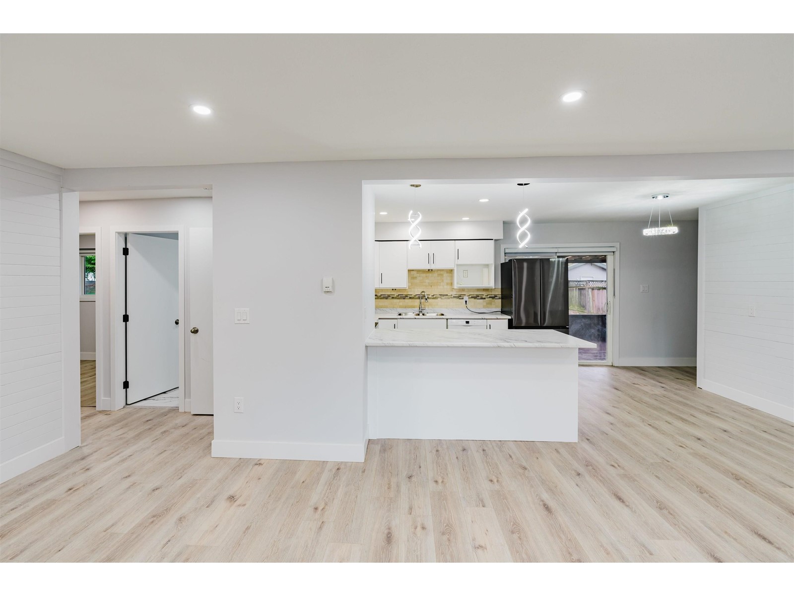 7045 142 Street, Surrey, British Columbia  V3W 5N4 - Photo 4 - R2989919