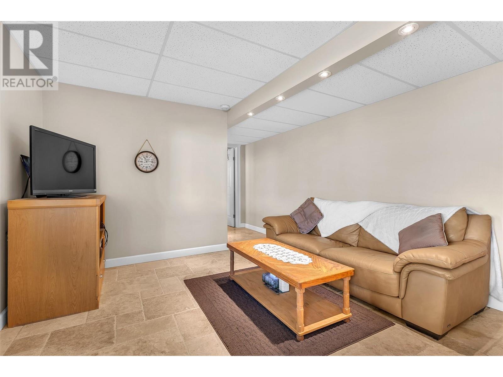 2058 Parsons Road, Kelowna, British Columbia  V1W 2X1 - Photo 63 - 10345050