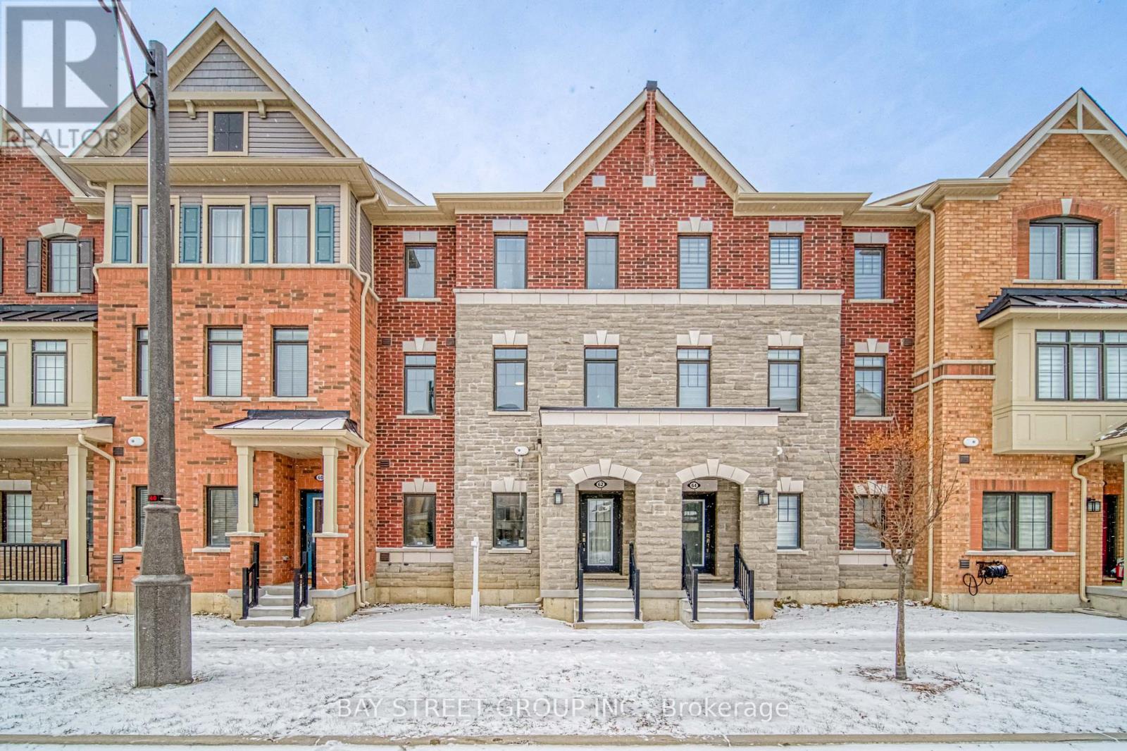 62 Mannar Drive, Markham, Ontario  L6C 0Z2 - Photo 1 - N12107130