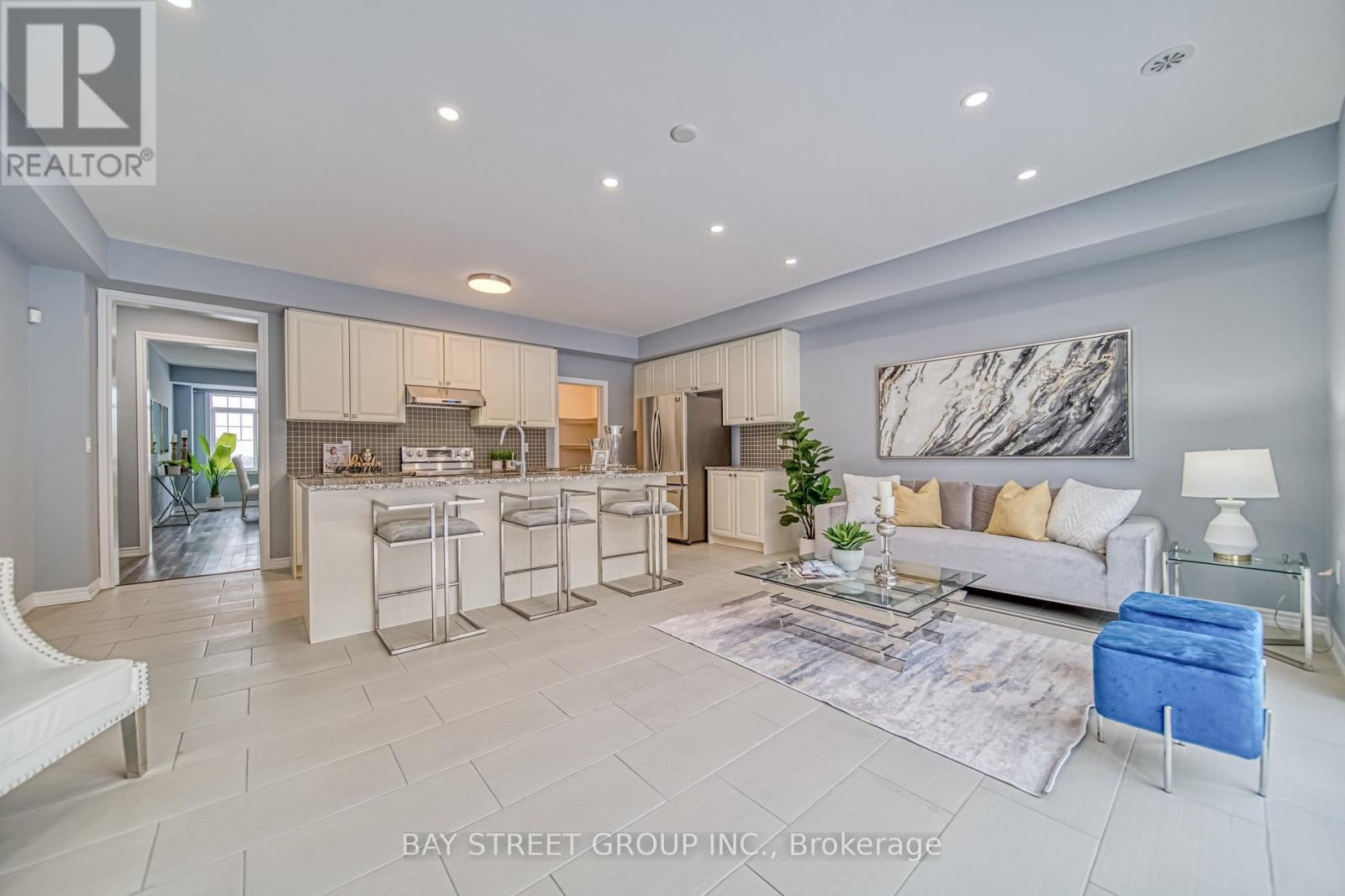 62 Mannar Drive, Markham, Ontario  L6C 0Z2 - Photo 8 - N12107130