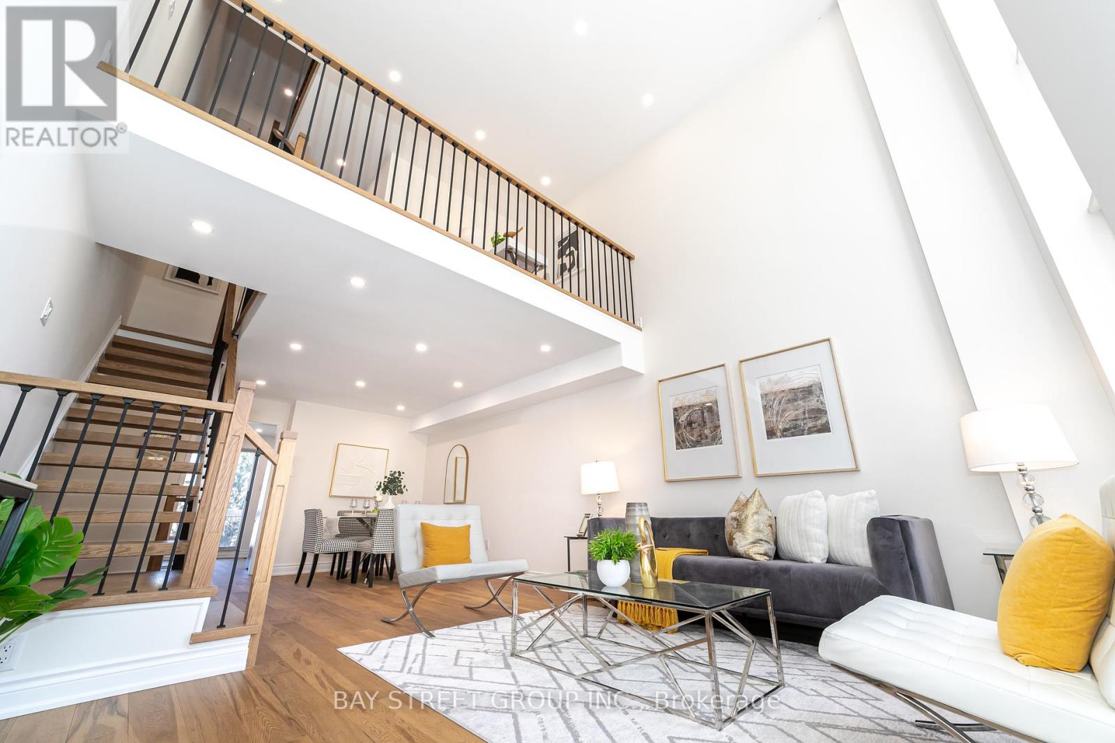 Property at 35 KEELE STREET image 3