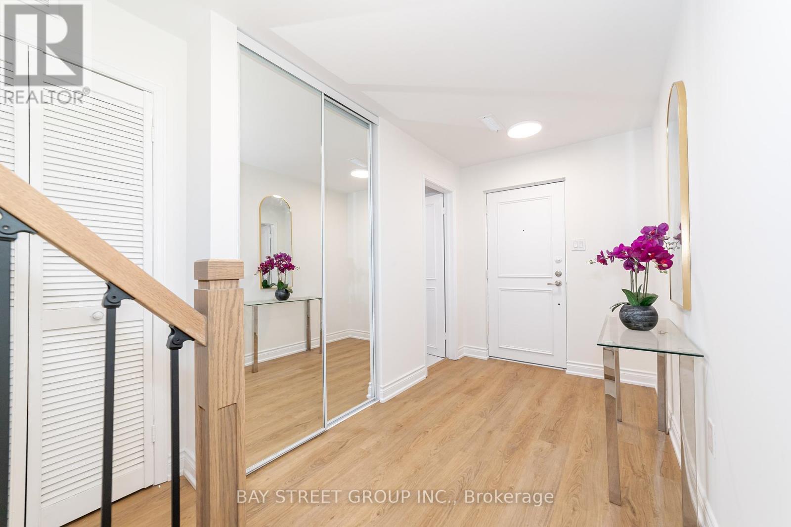 Property at 35 KEELE STREET image 5