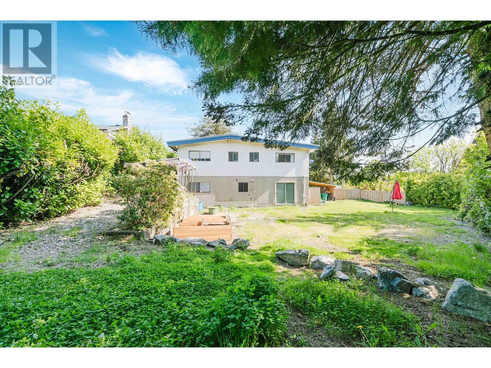 8071 Greenlake Place, Burnaby, British Columbia  V5A 3N5 - Photo 16 - R2989193