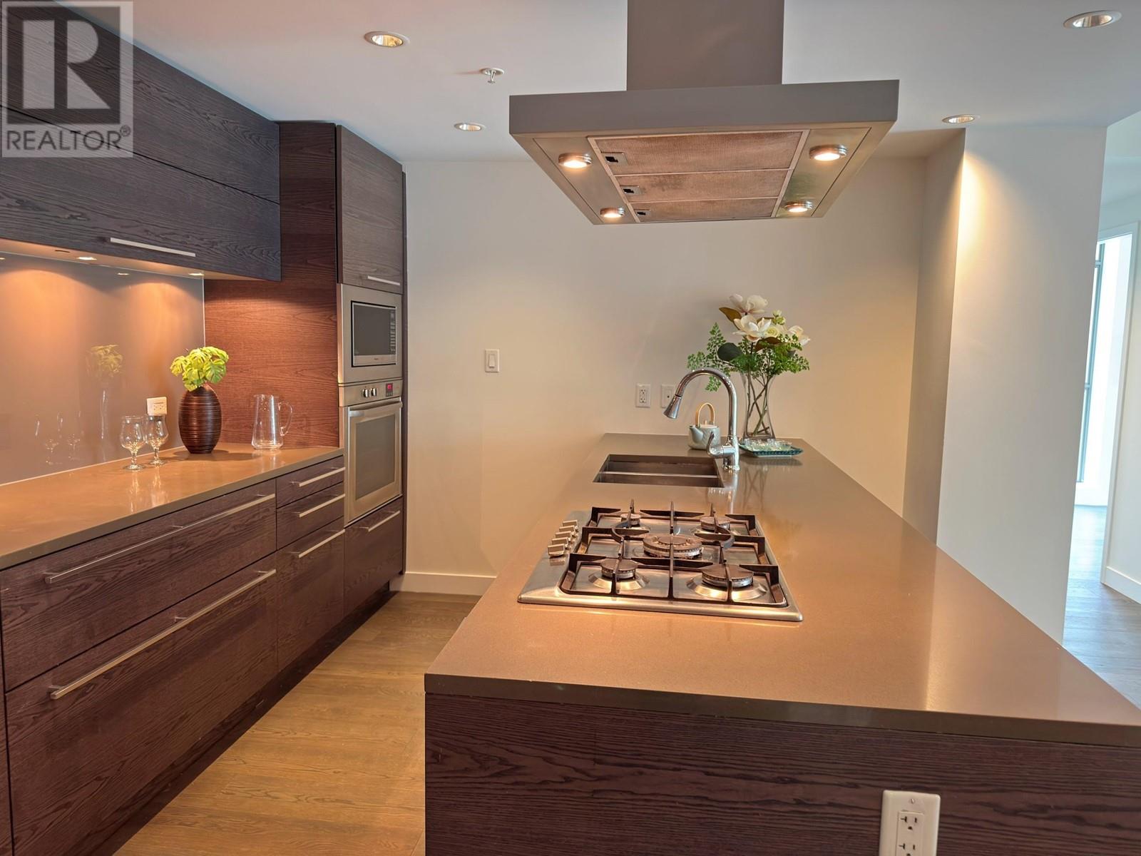 Listing Picture 6 of 14 : 1505 5782 BERTON AVENUE, Vancouver / 溫哥華 - 魯藝地產 Yvonne Lu Group - MLS Medallion Club Member