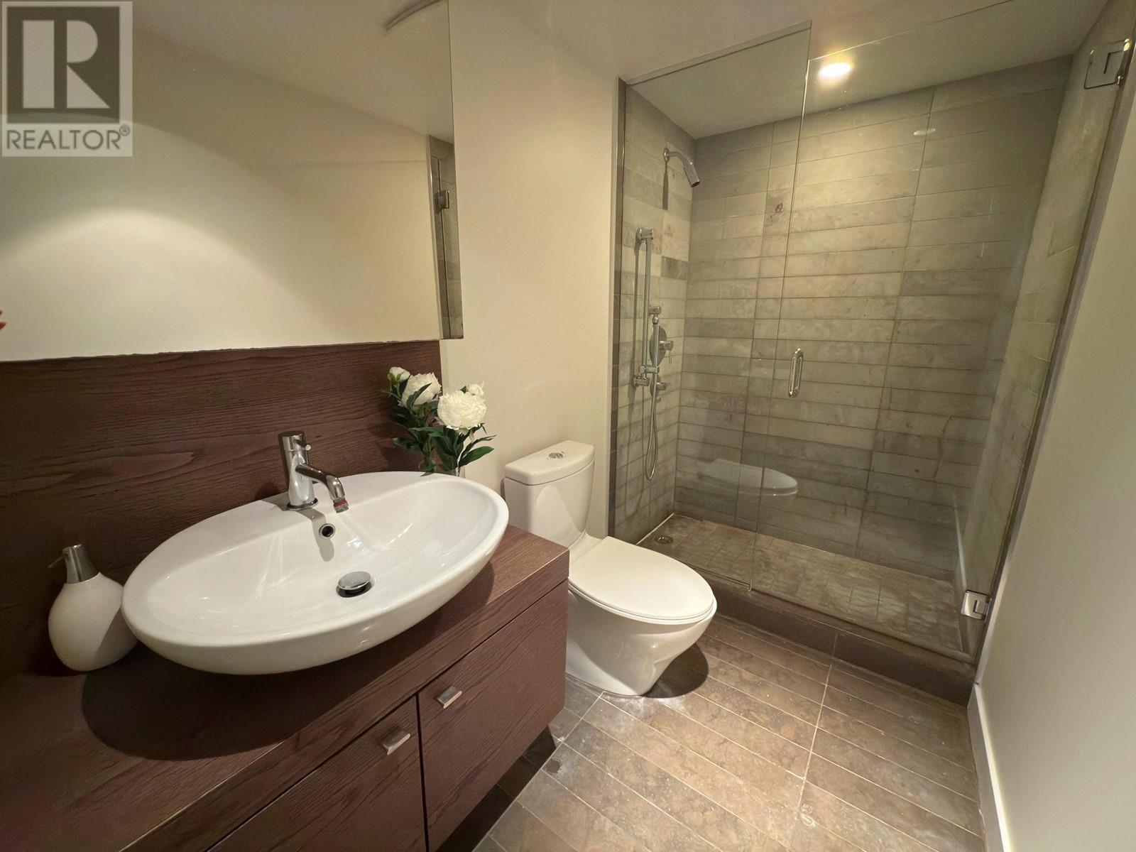 Listing Picture 8 of 14 : 1505 5782 BERTON AVENUE, Vancouver / 溫哥華 - 魯藝地產 Yvonne Lu Group - MLS Medallion Club Member