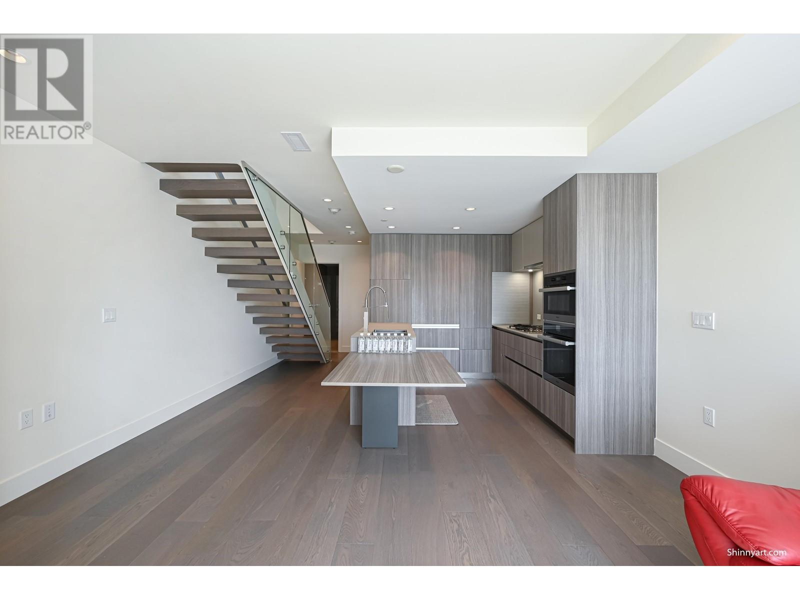 Property at 153 W 41ST AVENUE image 4