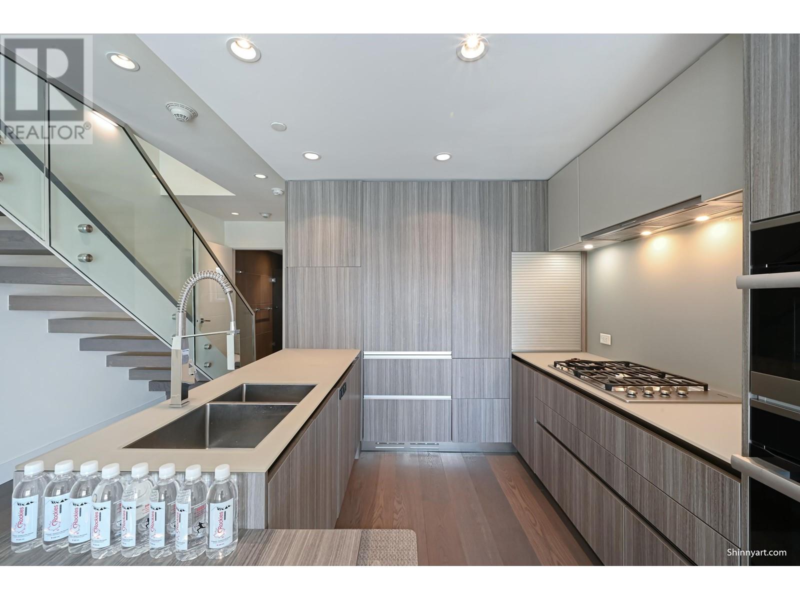 Property at 153 W 41ST AVENUE image 5