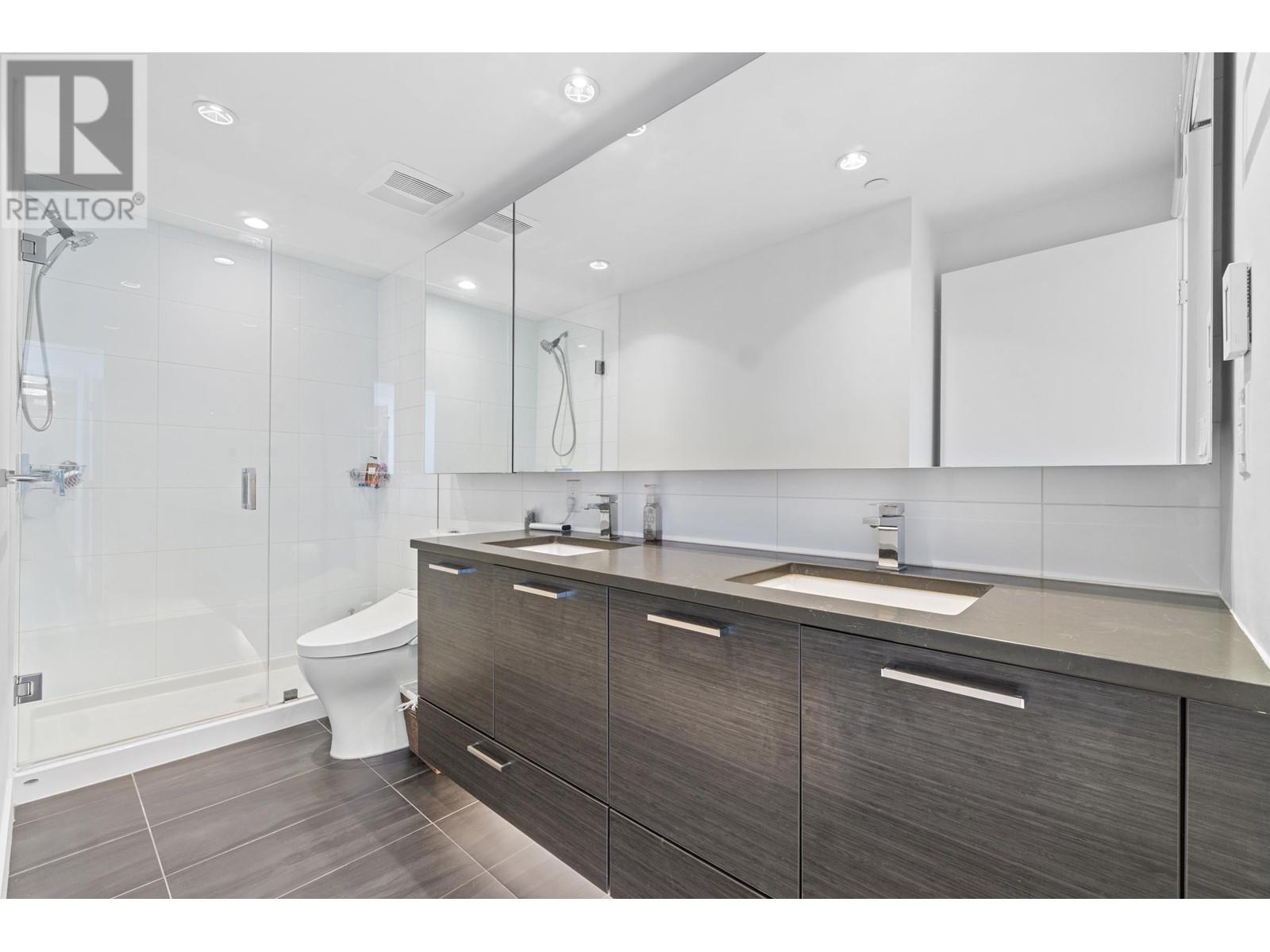 Listing Picture 12 of 27 : 702 3451 SAWMILL CRESCENT, Vancouver / 溫哥華 - 魯藝地產 Yvonne Lu Group - MLS Medallion Club Member