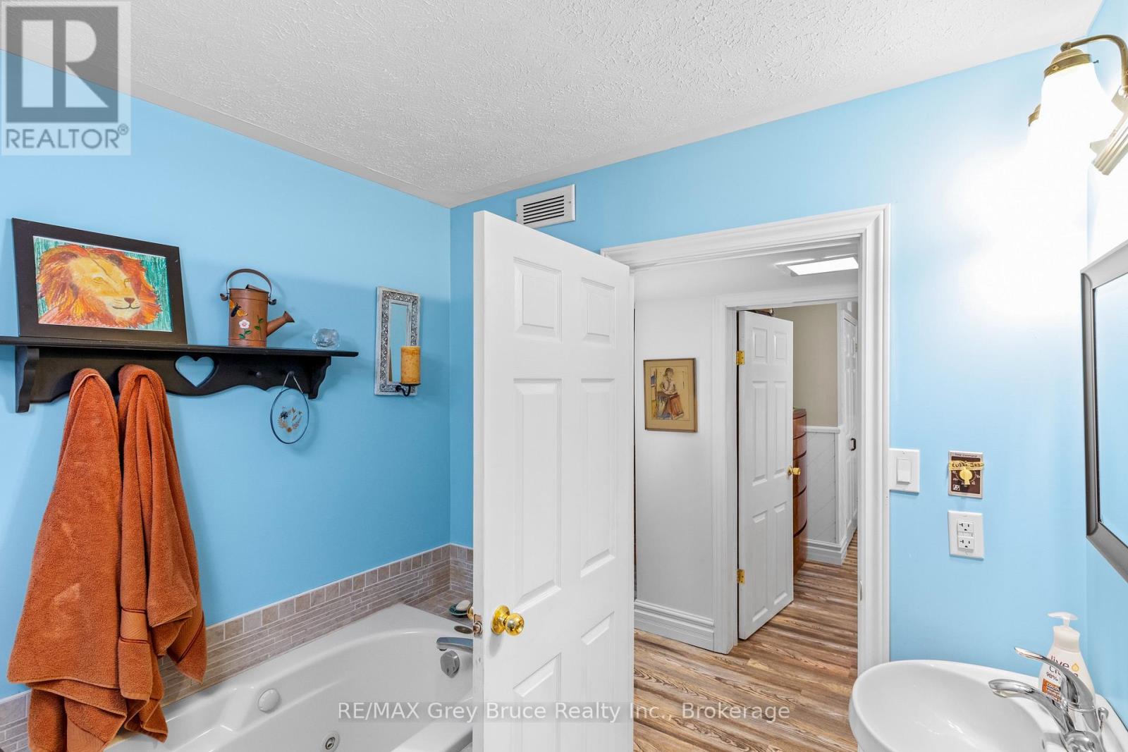 73 Corey Crescent, Northern Bruce Peninsula, Ontario  N0H 2R0 - Photo 29 - X12107162