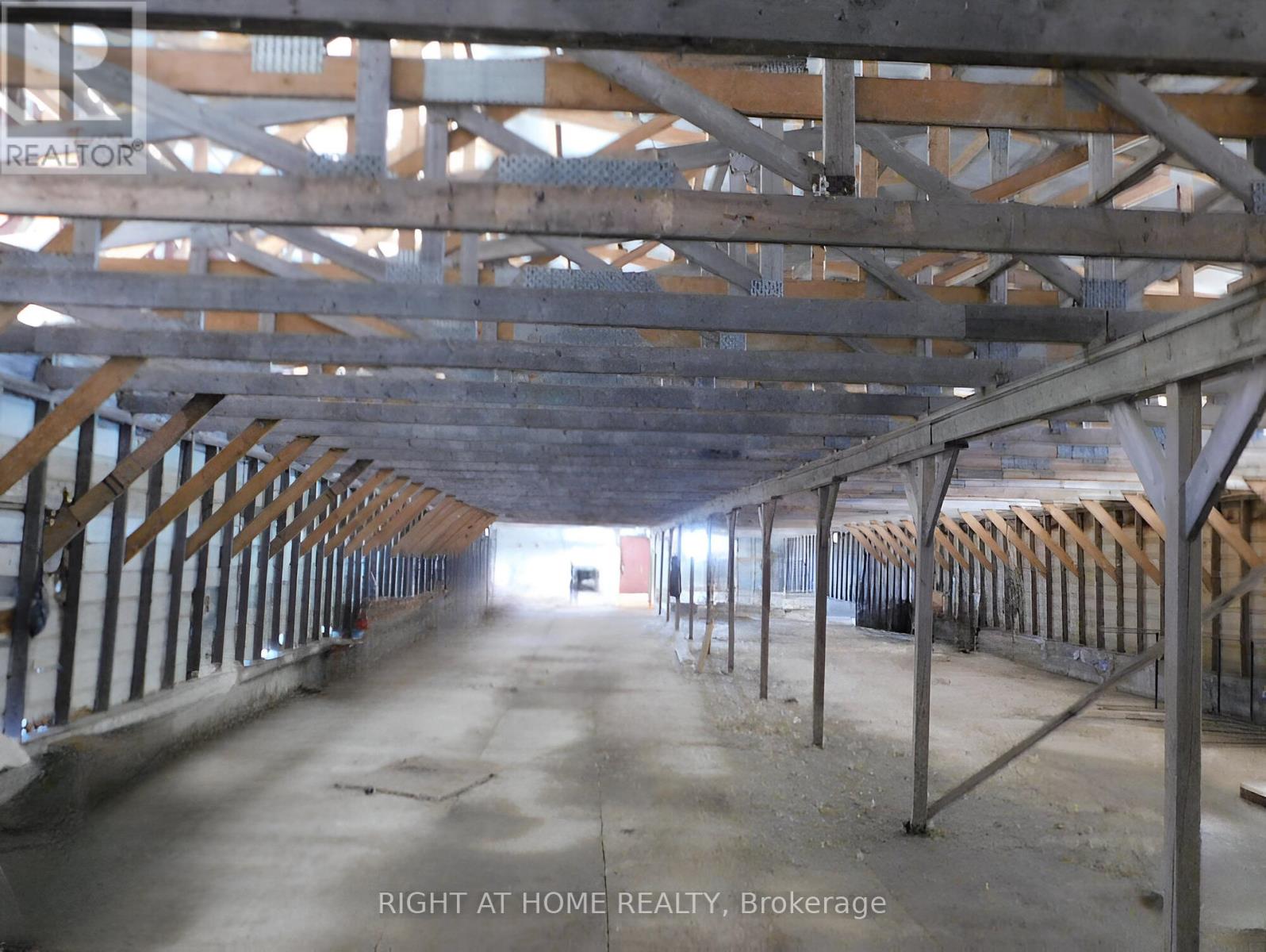 96 Second Road E, Hamilton, Ontario  L8J 3J2 - Photo 32 - X12106971