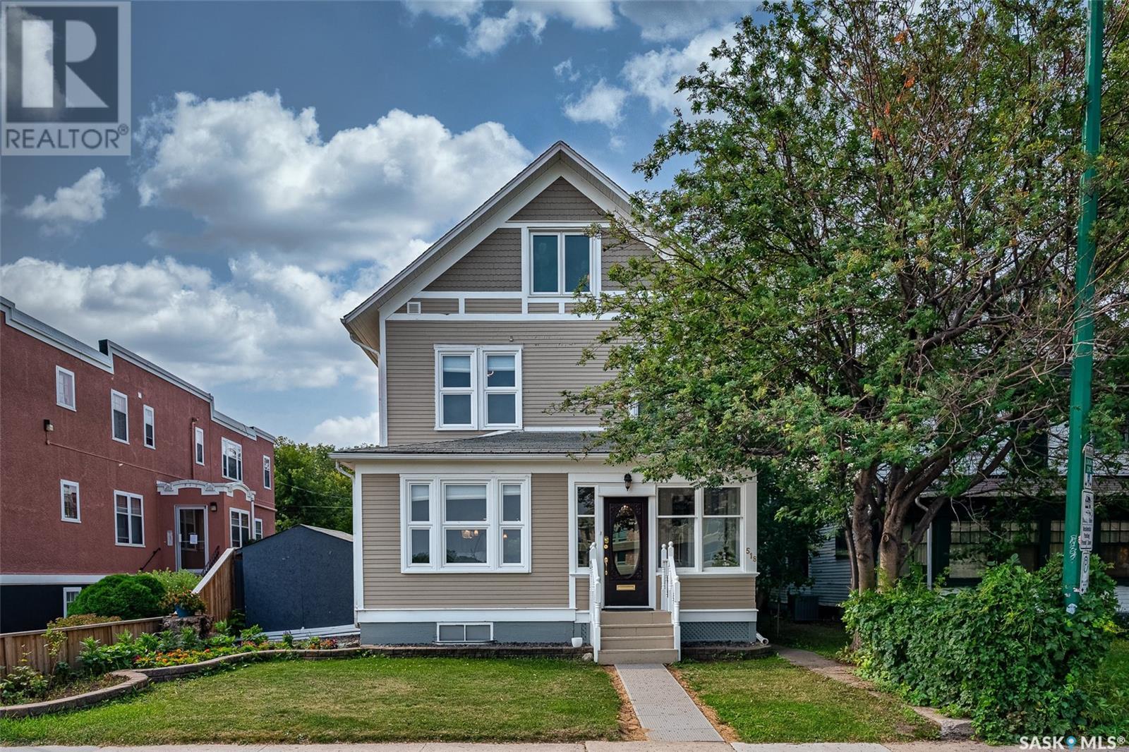 Property at 518 12th STREET E image 1