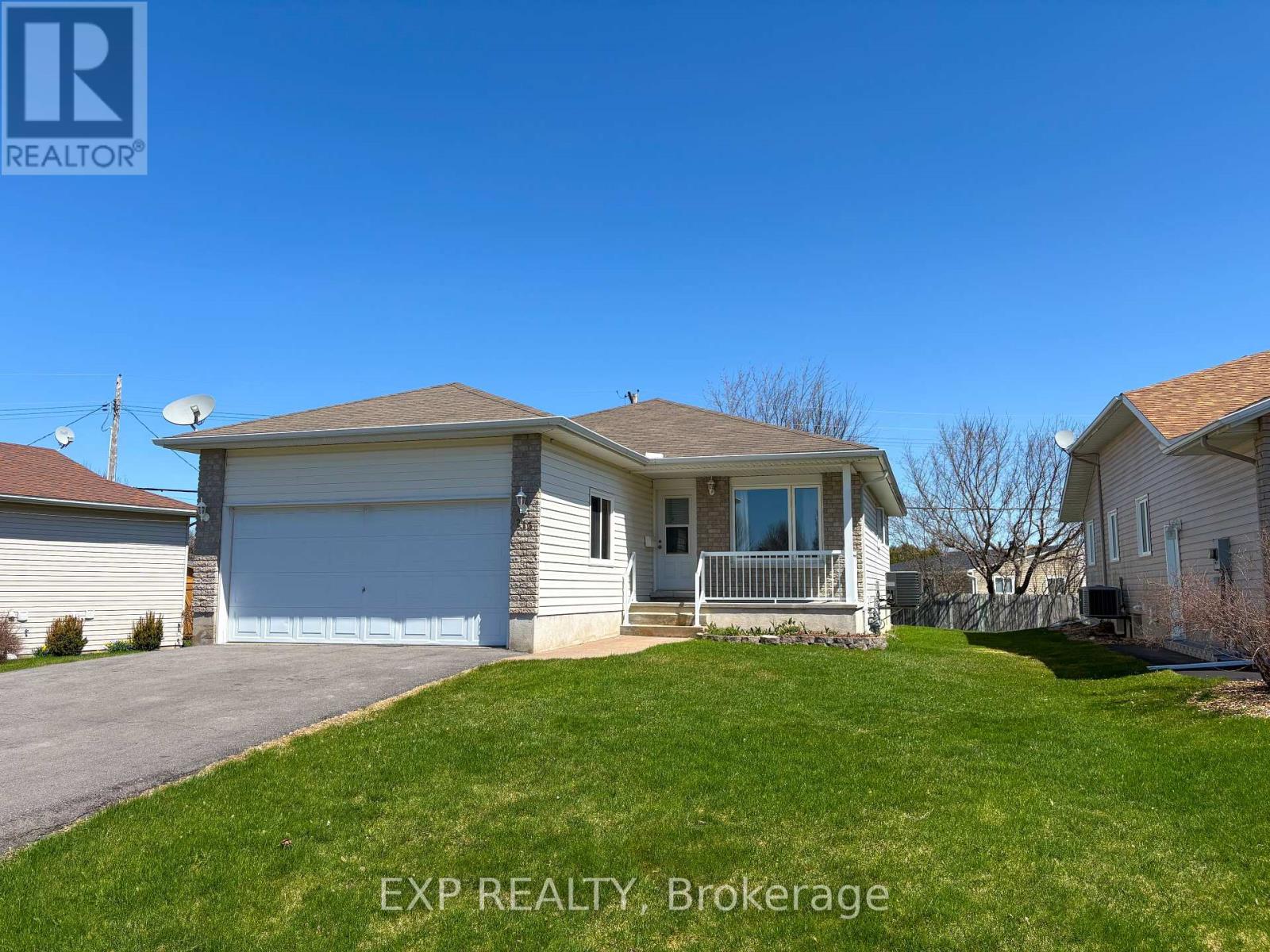 Property at 213 VANIER CRESCENT image 1