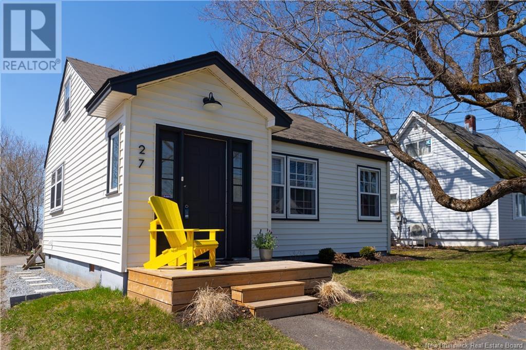 Property at 27 Pugsley Avenue image 1