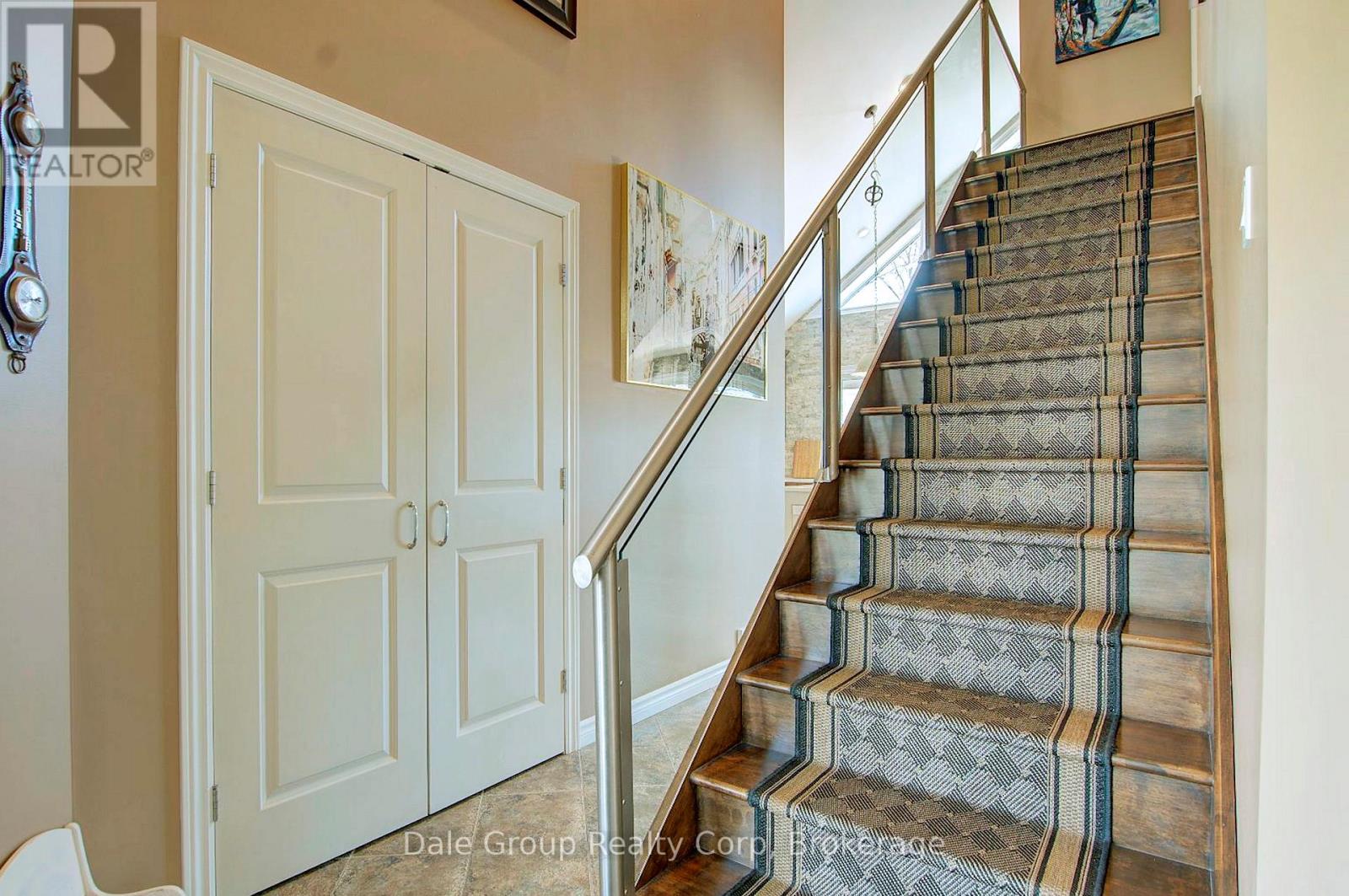 Property at 23 ANDREW CRESCENT image 3