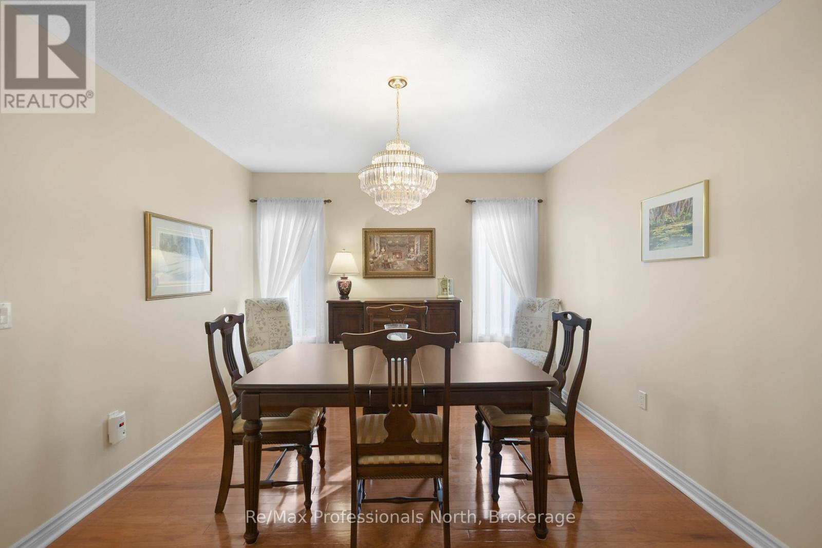 Property at 7 TWIGS END image 4