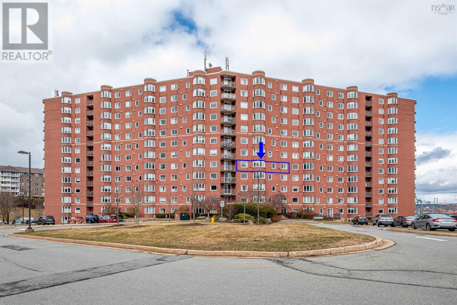 Property at 525 45 Vimy Avenue image 1