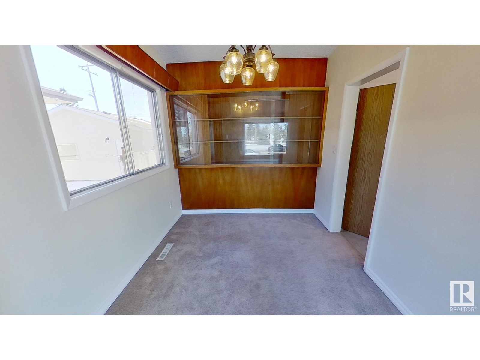 Property at 11423 134A AV NW image 4