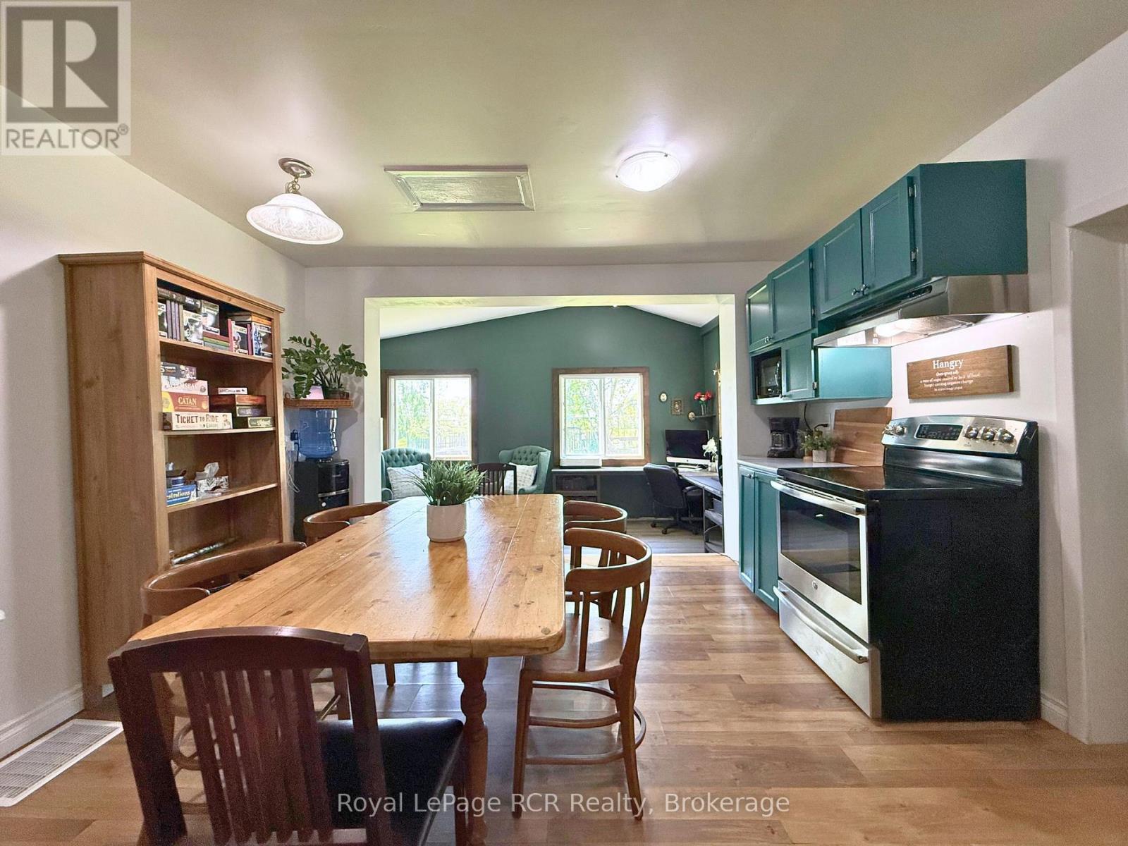 200 Sutherland Street N, Clearview (Stayner), Ontario  L0M 1S0 - Photo 9 - S12107302