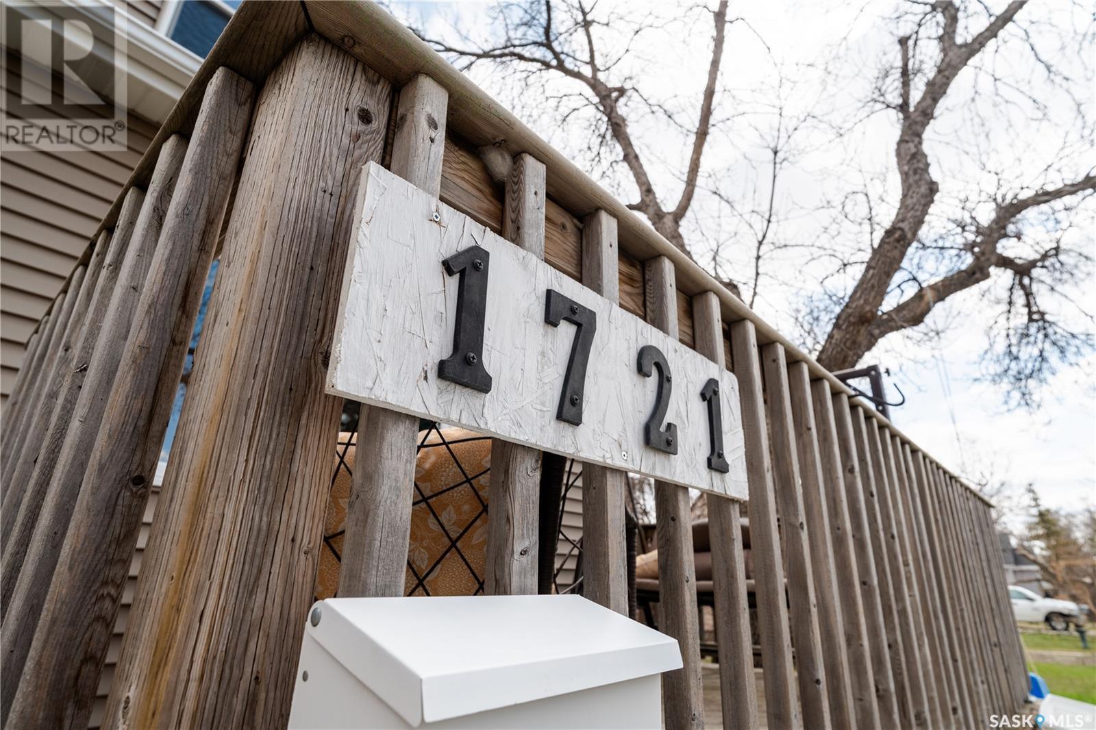 Property at 1721 Connaught STREET image 2