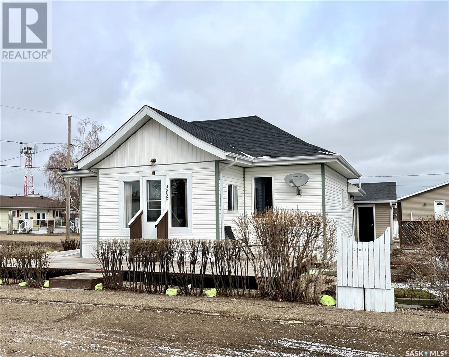 305 1st Avenue E, Kyle, Saskatchewan  S0L 1T0 - Photo 3 - SK000130